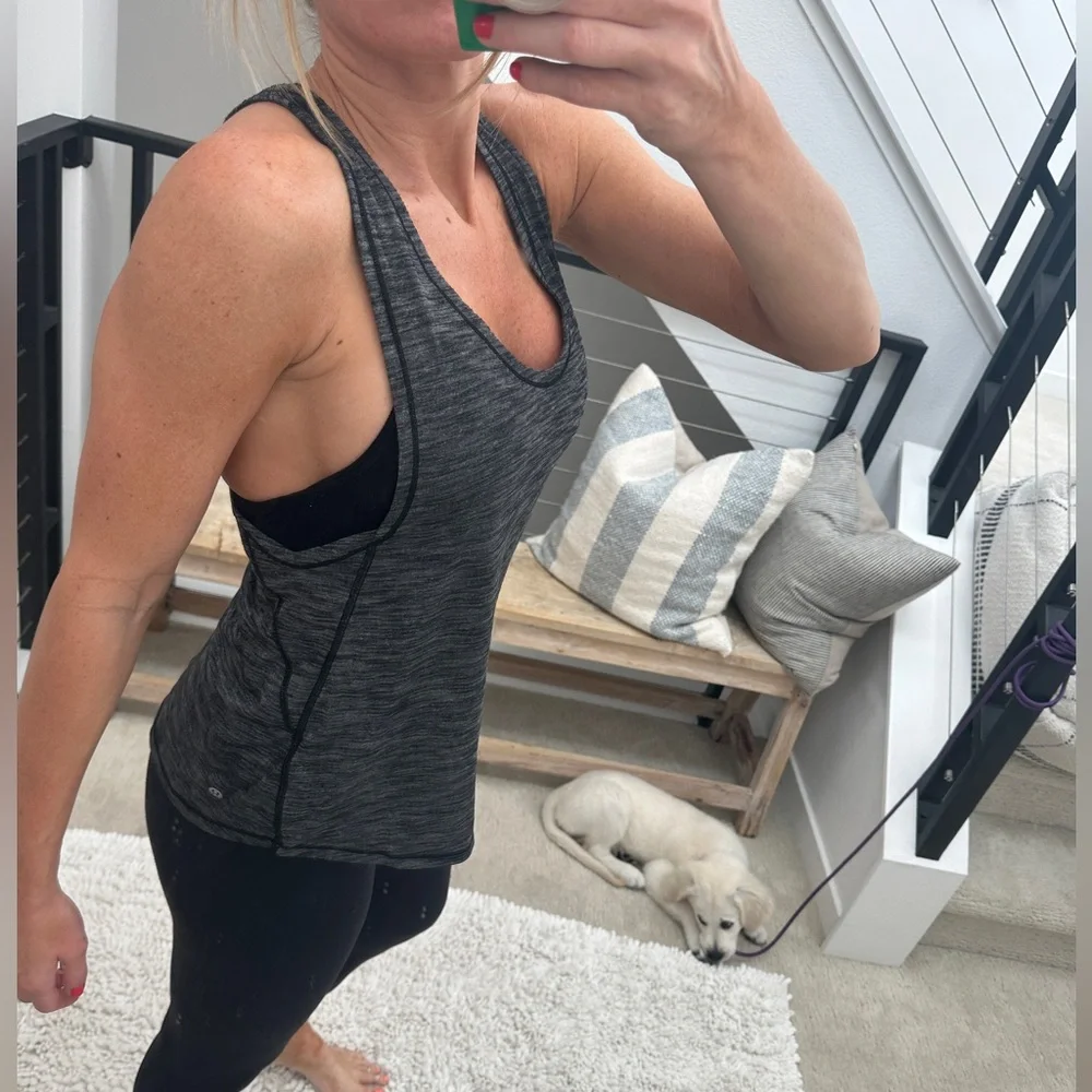 Lululemon Essential Charcoal Gray Racerback Active Tank Top Stylish Yoga Size 6 - Picture 4 of 12